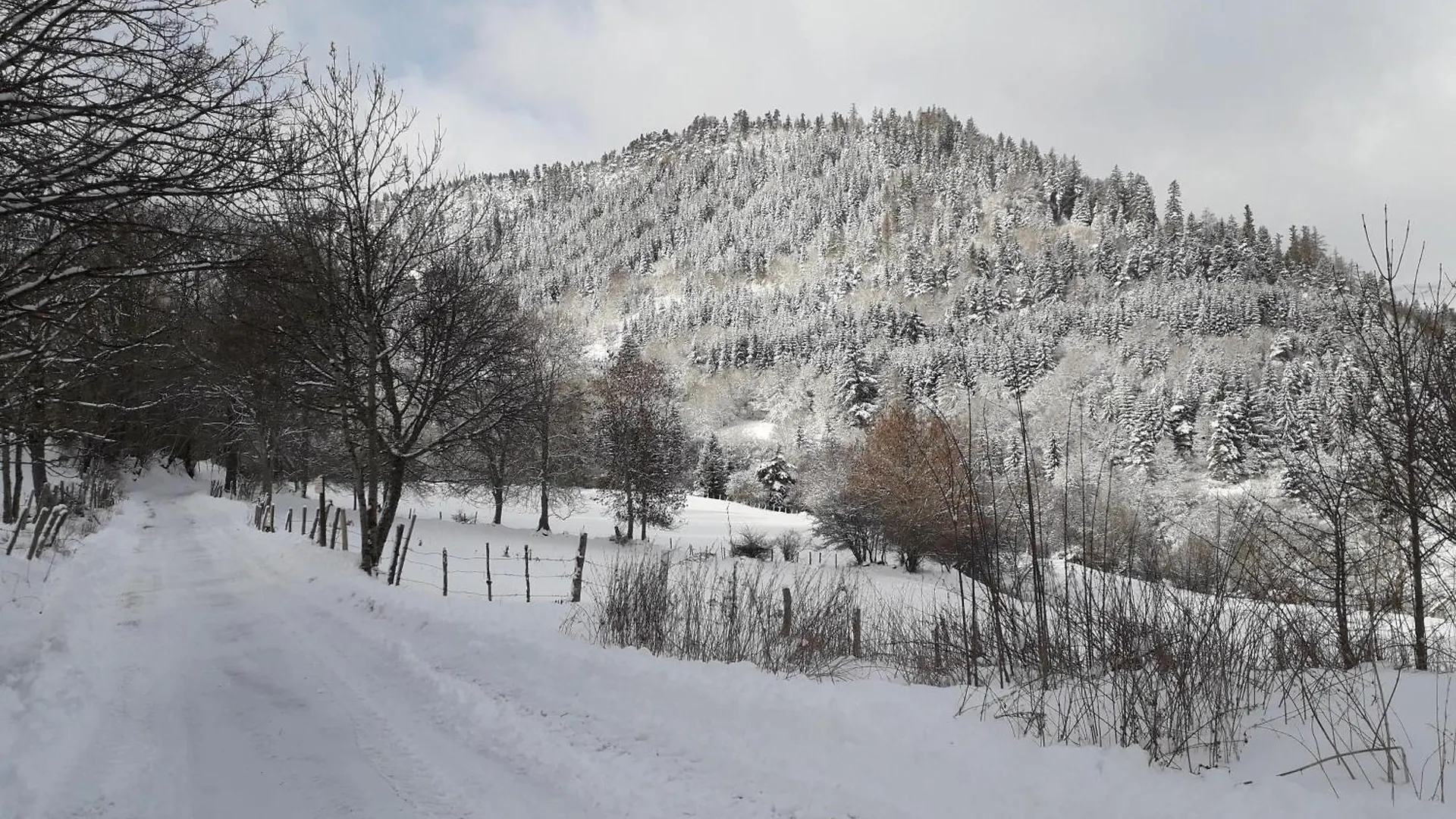 Mas Du Cresponnet Hotel Murat  0*, Murat (Cantal) France